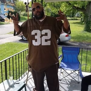 Meet your Posher, Norman